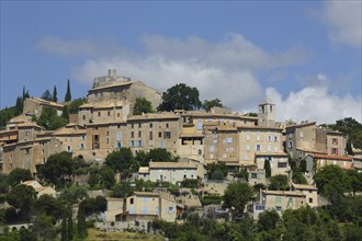 Townscape with château and church Saint-Jean, Simiane-la-Rotonde, castle, château, mountain