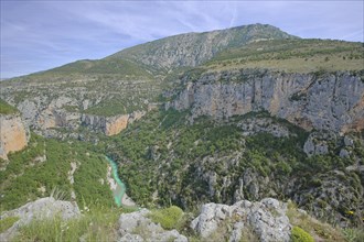 Gorges du Verdon, Verdon Gorge with mountain landscape, Verdon, river, gorge, cliffs, mountains,