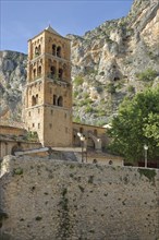 Church of Notre-Dame-de-l'Assomption, mountain village, Moustiers-Sainte-Marie, Provençal Alps,