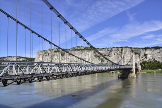 The Pont du Robinet bridge over the River Rhône connects Viviers, in the Département of Ardèche,