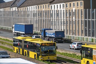 The A40 motorway, Ruhrschnellweg, in Essen, residential buildings directly on the motorway, glass