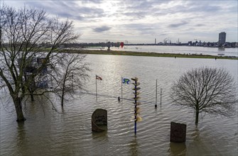 Flood on the Rhine near Duisburg, Vincke Canal near Duisburg-Homberg, Ruhrort harbour, North