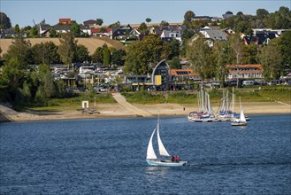 Lake Möhne, reservoir in the northern Sauerland, sailing boats, extremely low water level of the