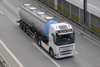 Liquid lorry transport