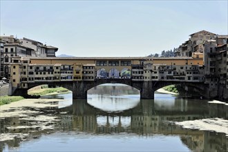 Building along the river Arno with bridge Ponte Vecchio, Florence, Tuscany, Italy, Europe, Historic