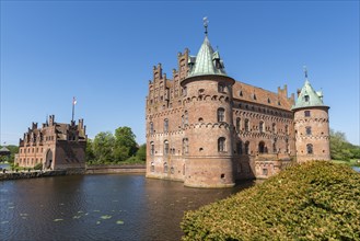 Egeskov moated castle with gatehouse, KvÃ¦rndrup near Svenborg, Svendburg, architecture, round