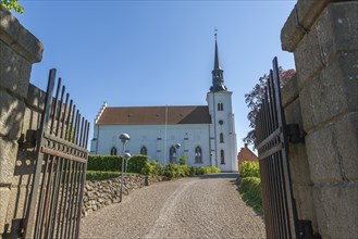 Brahetrolleborg Church and Castle, Faborg, Faaborg, Tor tor and path to the church, Fyn, Fyn