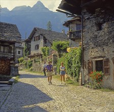 Street in the old village of Sonogno in the Verzasca valley, Ticino region, Switzerland, Europe.