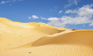 Offroad Jeep safari in the beautiful Omani Rub al-Chali Desert