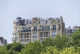 Parisian architecture, luxury flats along the Seine, Paris, ÃŽle-de-France, France, Europe