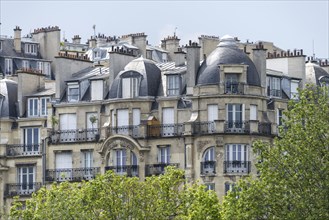 Parisian architecture, luxury flats along the Seine, Paris, ÃŽle-de-France, France, Europe