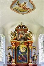 Main altar with ceiling fresco, Church of St Martin from 1746 in Eisenbach, Kreuzthal, Markt