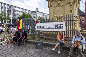 Mannheim: Laying of flowers and sympathy at Marktplatz, the site of the fatal knife attack on a