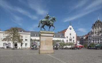 Town Hall Square, Rathausplatz with Old Department Store and Böckingsches Palais, monument to