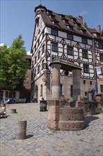 Tiergärtnertorplatz 14th century, medieval draw well, Pilatushaus, Nuremberg, Middle Franconia,