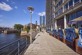 Niederhafen at Kehr-Wieder-Spitze with wooden jetty, lantern and beach chairs, Hanseatic Trade