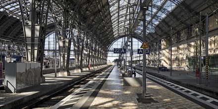 Platform hall, platform 22 and 23, main railway station, Frankfurt am Main, Hesse, Germany, Europe