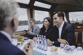 Annalena Bärbock (Bündnis 90/Die Grünen), Federal Foreign Minister, and Johannes Berg, Director