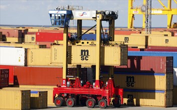 Bremerhaven, 29.09.2010, Van Carrier transports containers at the Eurogate container terminal,