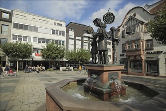 Lantern festival fountain with sculptures and lanterns, fountain, market square, Bad Homburg,