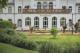 Neo-Renaissance bathhouse in the spa gardens, gardens, inscription, Bad Soden, Hesse, Germany,