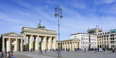 Neoclassical Brandenburg Gate, Paris Square, Under den Linden, Berlin Mitte, Germany, Europe