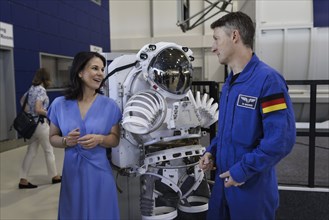 Annalena Bärbock (Alliance 90/The Greens), Federal Foreign Minister, and Matthias Maurer, German