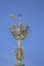 Landmark golden crown on the spire of the Nikolaikirche, golden, crown, shining, detail, cut-out,