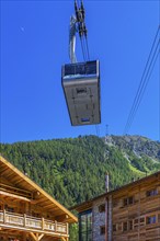 Cable car from Grimentz to the mountain station of the Corne de Sorebois, Val d'Anniviers, Valais