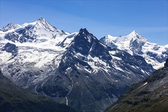 View of the snow-covered Valais Alps with Weisshorn, Bishorn and Zinalrothorn, Val d'Anniviers,