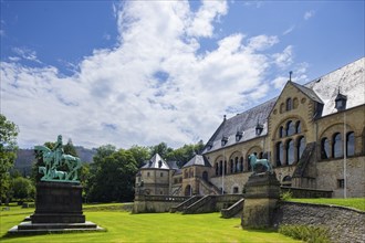 The imperial palace of Goslar covers an area of around 340 by 180 metres, situated at the foot of