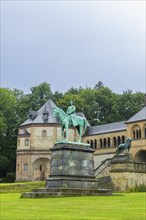 The imperial palace of Goslar covers an area of around 340 by 180 metres, situated at the foot of