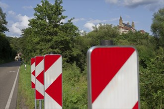 View from the roadside to the Comburg, Steinbach, Schwäbisch Hall-Steinbach, road sign, traffic