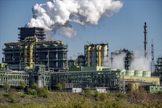 ThyssenKrupp steelworks in Duisburg-Marxloh, extinguishing tower of the Schwelgern coking plant,