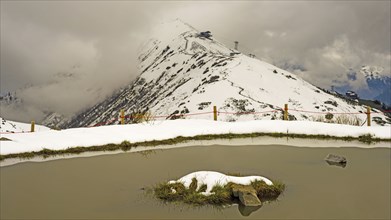 After snowfall in May: Hiking trail from the Kanzelwandbahn mountain station to the Fellhorn,