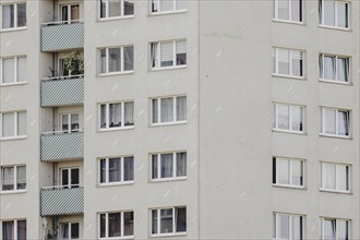 Prefabricated building of degewo in Marzahn, photographed in Berlin, 07.08.2024