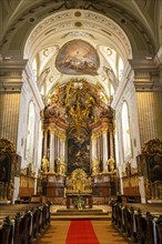 Church ('Stadtpfarrkirche St. Veit, Dom der Wachau') in the historic old town of Krems an der