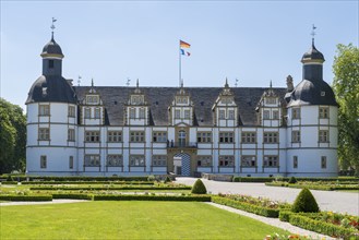 Neuhaus Castle, moated castle, Weser Renaissance, Paderborn, Westphalia, North Rhine-Westphalia,