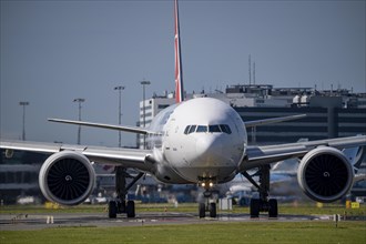 Aircraft at Amsterdam Schiphol Airport, on the taxiway for take-off on the Aalsmeerbaan, 18L/36R,