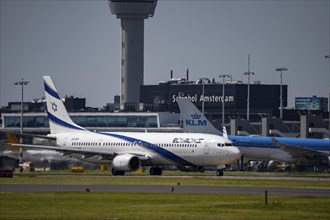 Aircraft at Amsterdam Schiphol Airport, on the taxiway for take-off on the Aalsmeerbaan, 18L/36R,