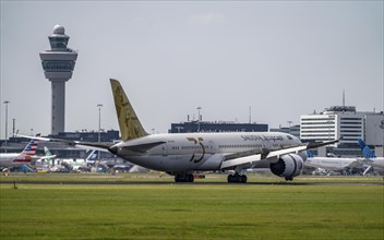 Saudia Boeing 787 Dreamliner, aircraft landing at Amsterdam Schiphol Airport, Buitenveldertbaan,