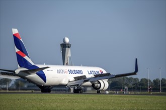 LATAM Cargo Columbia, aircraft after landing at Amsterdam Schiphol Airport, Polderbaan, 18R/36L,