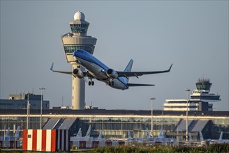 KLM aircraft taking off from Amsterdam Schiphol Airport, Kaagbaan, 06/24, air traffic control