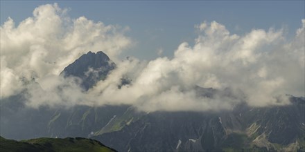 Mountain panorama from Zeigersattel to Höfats 2259m, Allgäu Alps, Allgäu, Bavaria, Germany, Europe