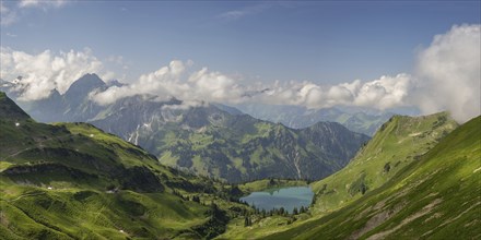 Mountain panorama from Zeigersattel to Seealpsee, on the left Höfats 2259m, Allgäu Alps, Allgäu,