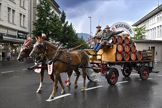 Horse-drawn carriage with Rugenbräu beer barrels