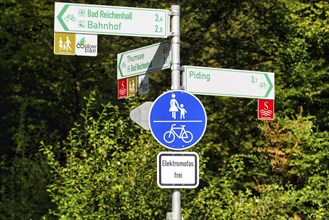 Various direction signs to Bad Reichenhall, Saalachtal cycle path, long-distance cycle path,