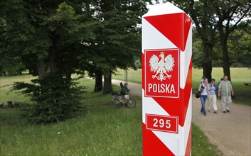 Bad Muskau, 26.07.2009, Border to Poland, Boundary stone in the Polish part of the Fürst-Pueckler,