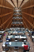 Berlin, 21.11.2009, Students in the reading room of the Jacob and Wilhelm Grimm Centre of the