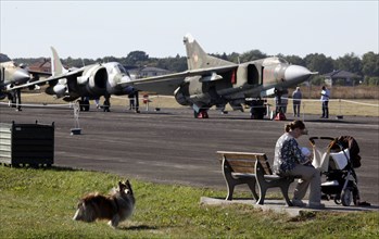 Berlin, 19.09.2009, Fighter jets can be seen on the tarmac of the Bundeswehr Air Force Museum in